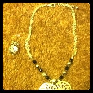 Necklace and earings