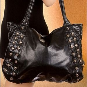 Reserved for @thecute1 Black studded handbag