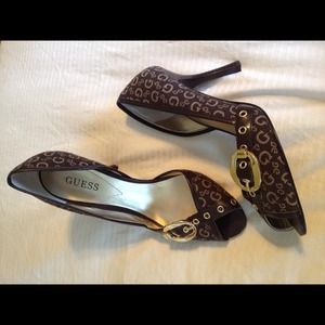 Guess open-toed heels