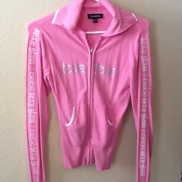 Pink light weight long sleeve sweater.