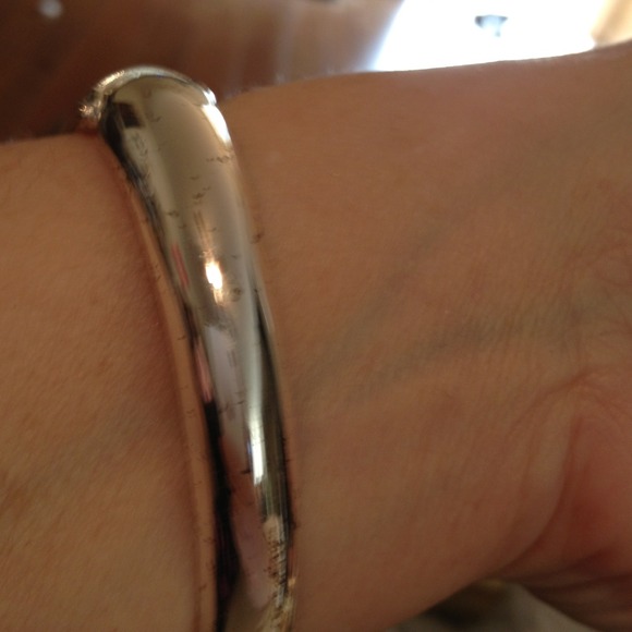 Silver and ceramic colored hinged bangle. - Picture 2 of 2