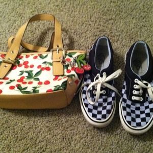 Bundle reserved for @hannahedge!