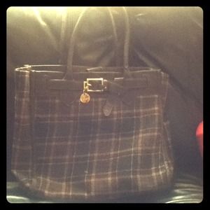 Tommy hilfiger shoulder bag