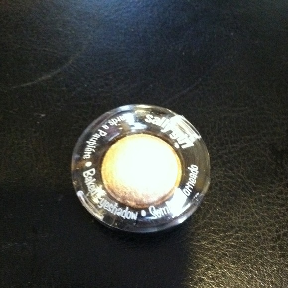 Sold Free eyeshadow w purchase.  New w wrapper.