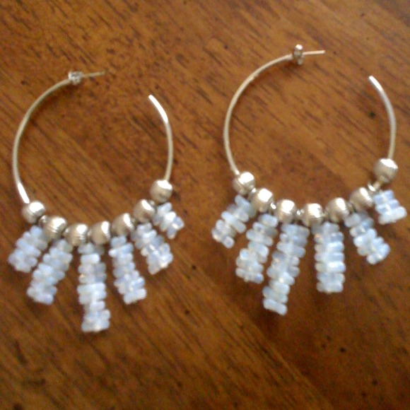 White and silver hoop earrings - Picture 1 of 1