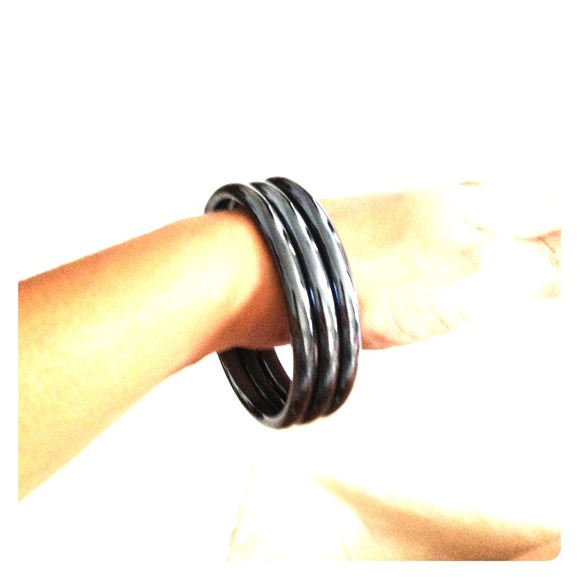 🔥REDUCED🔥 NWOT: DARK GREY GLASS BANGLES