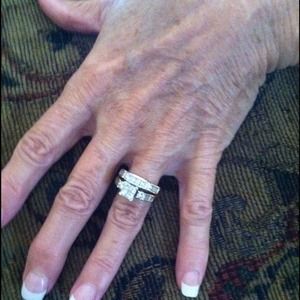 2c diamond and 14c yellow gold ring