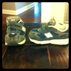 Toddler New Balance navy, velcro tennis shoes