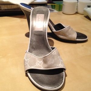 Classic Gucci sandals.