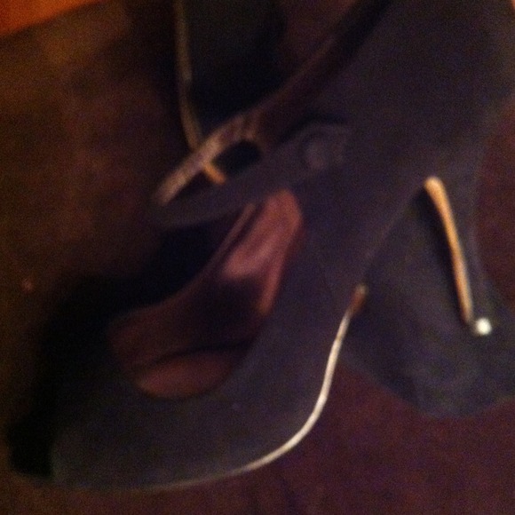 Black suede open toe evening shoes - Picture 2 of 4