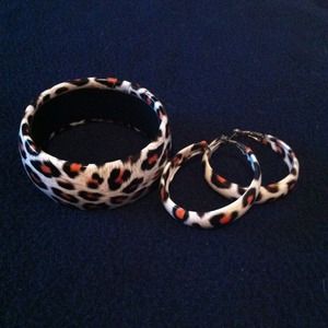 Leopard print bangle bracelet and hoop earings
