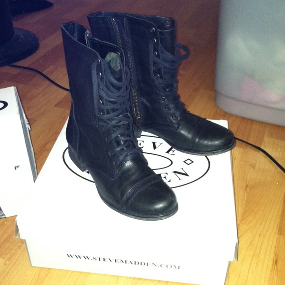 ❌Reserved for @angelique16; Steve Madden Troopa