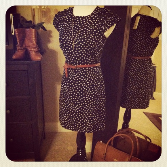 French Connection Dresses & Skirts - Super cute, ruffled-shoulder dress - NWT