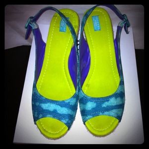 *REDUCED* Turquoise and lime green wedges