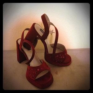 Dress shoes with matching purse.