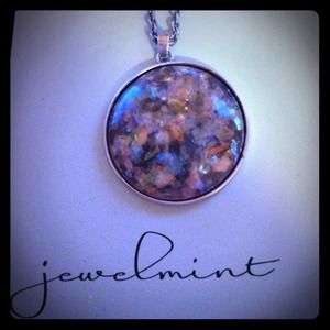 Jewelmint - Poseidon Disk necklace