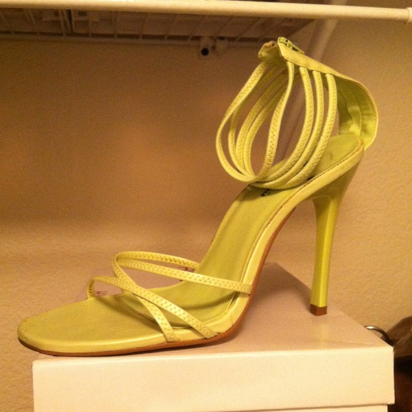Mint green heals