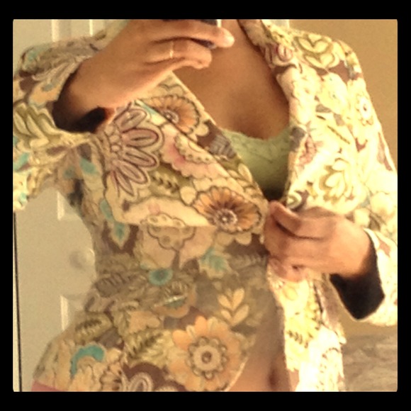👋Too Late! I'm SOLD!✋ Floral blazer