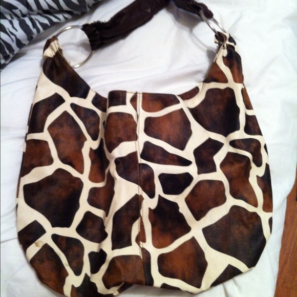 Large giraffe print purse