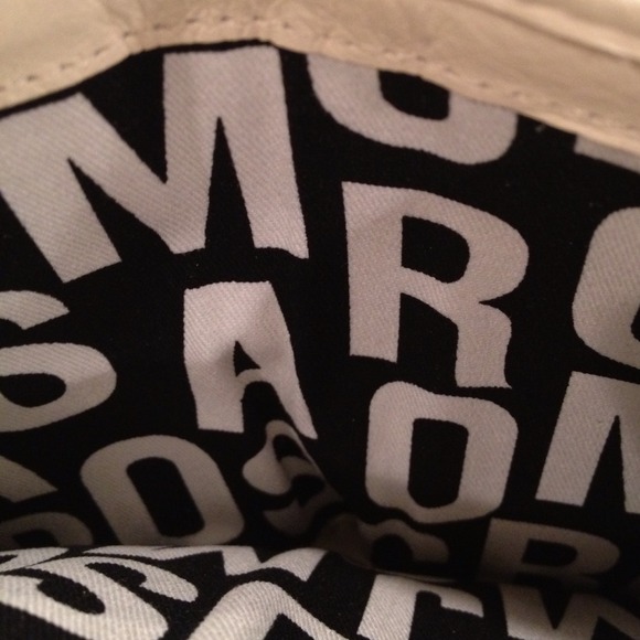 RESERVED!!! NEW LISTING Marc Jacobs Wallet
