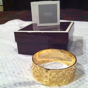 Authentic Coach bangle bracelet. For bags123