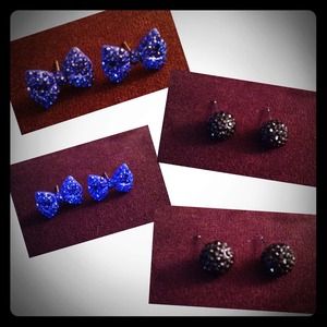 Electric blue bow studs