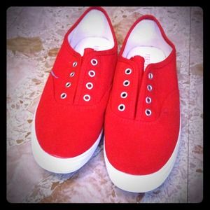 Here is a brand new pair of forever 21 skippys !