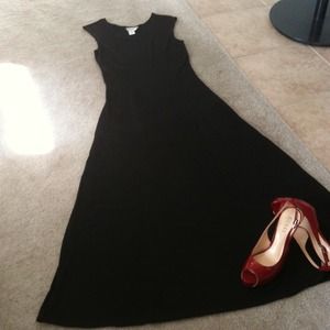 Black dress/white skirt bundle for @kidkutter