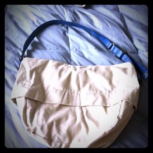 GAP Handbags - 💢SOLD💢 Fabulous Gap crossbody bag! GAP Handbags - 💢SOLD💢 Fabulous Gap crossbody bag!