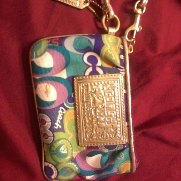 REDUCED !! Coach wristlet