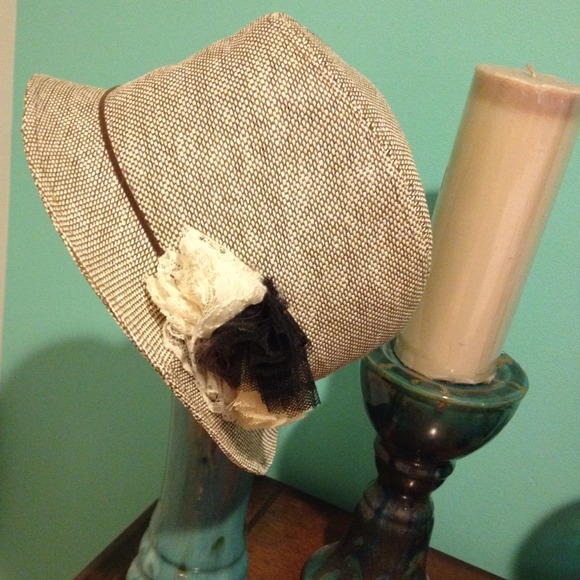 Cute light beige /brown HAT 🎩🎩🎩