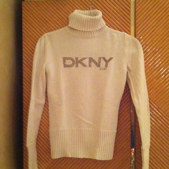 👉SOLD👈Cream sweater with bronze crystals