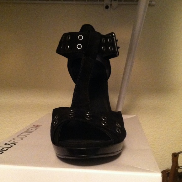 Pumps - Picture 2 of 4