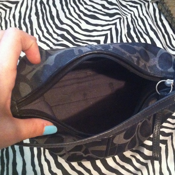 Black coach makeup bag - Picture 2 of 4