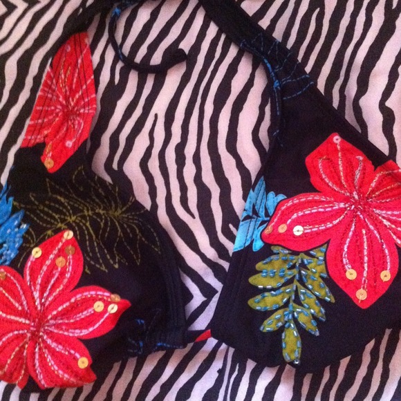Bathing suit top - Picture 2 of 2