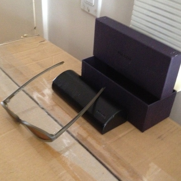 Prada sunglasses in clear green. - Picture 3 of 3