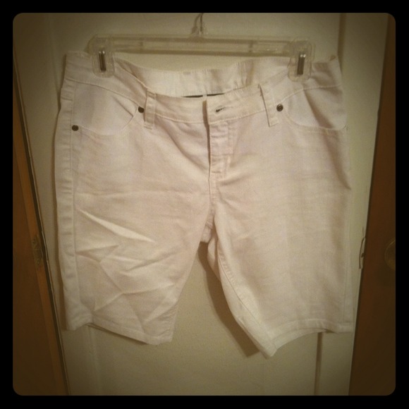 Long [Bermuda] shorts