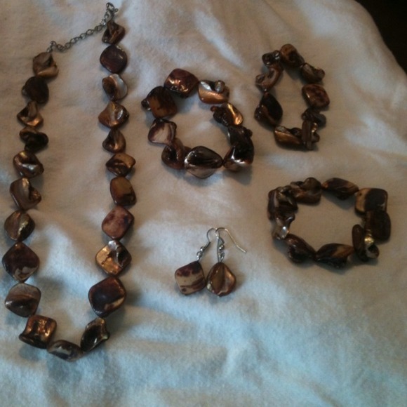 Bundle brown shell set & silver/black w/chains
