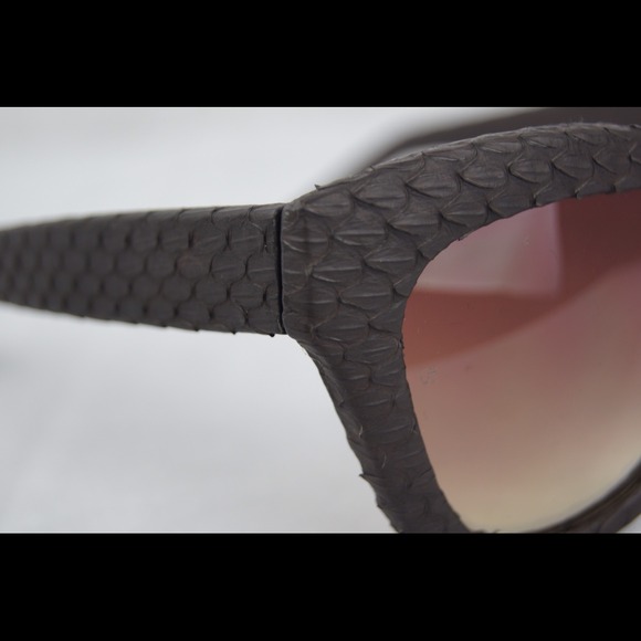 Linda Farrow RARE snakeskin sunglasses main image 4