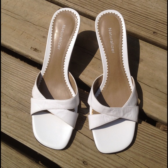 Brand New Naturalizer white sandals, size 8 1/2 M