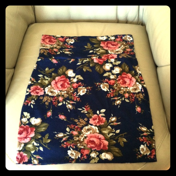 Floral Mini Skirt & Floral Necklace