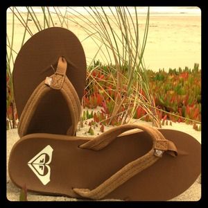 💋🌊 NWOT Roxy Sandals- size 7 💋 on hold @devin