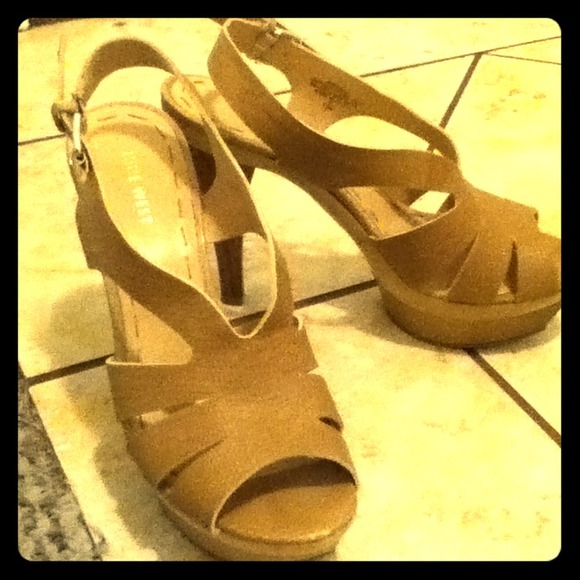 Beige open toe heels- reserved for @msmary