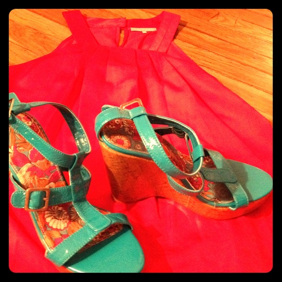 Beautiful Turquoise sandal - Picture 1 of 4