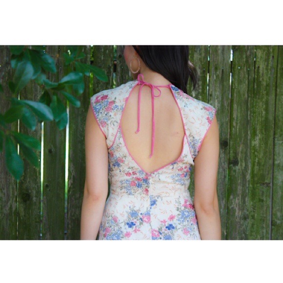 SOLD! Vintage floral, low back dress - Picture 3 of 4