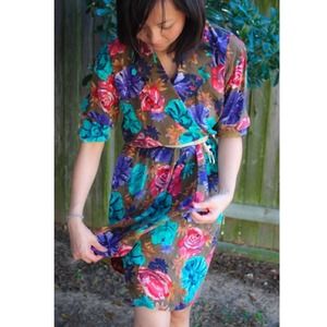 Liz Claiborne Dresses - PRICE DROP!!! Vintage floral silk wrap dress Liz Claiborne Dresses - PRICE DROP!!! Vintage floral silk wrap dress