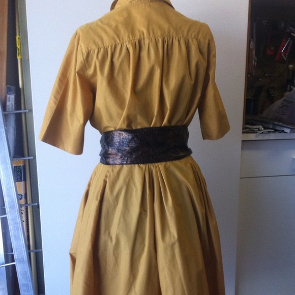 VINTAGE DRESS COLLECTION - Picture 2 of 3