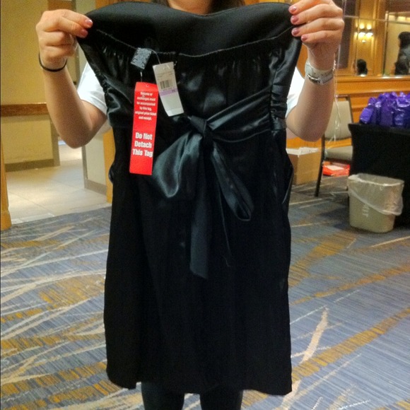 Satin black cocktail dress - Picture 2 of 2
