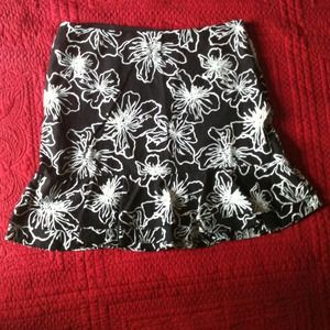 White house Black market skirt