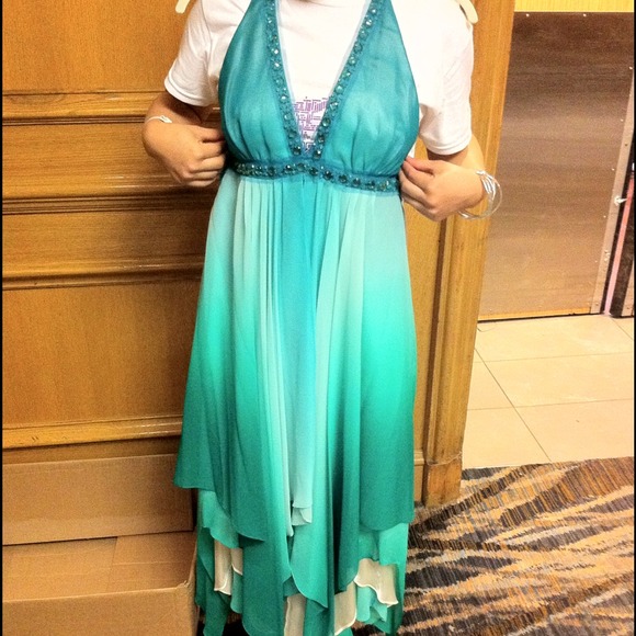 Halter formal